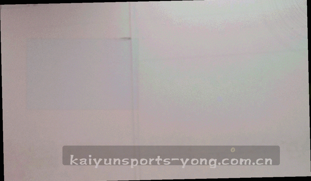三块并排的半透明玻璃卡片抽象图形，深蓝底色上点缀青稞金细线